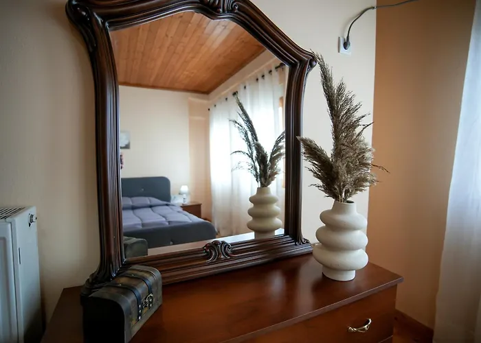Old Bazaar Balcony Gjirokastër